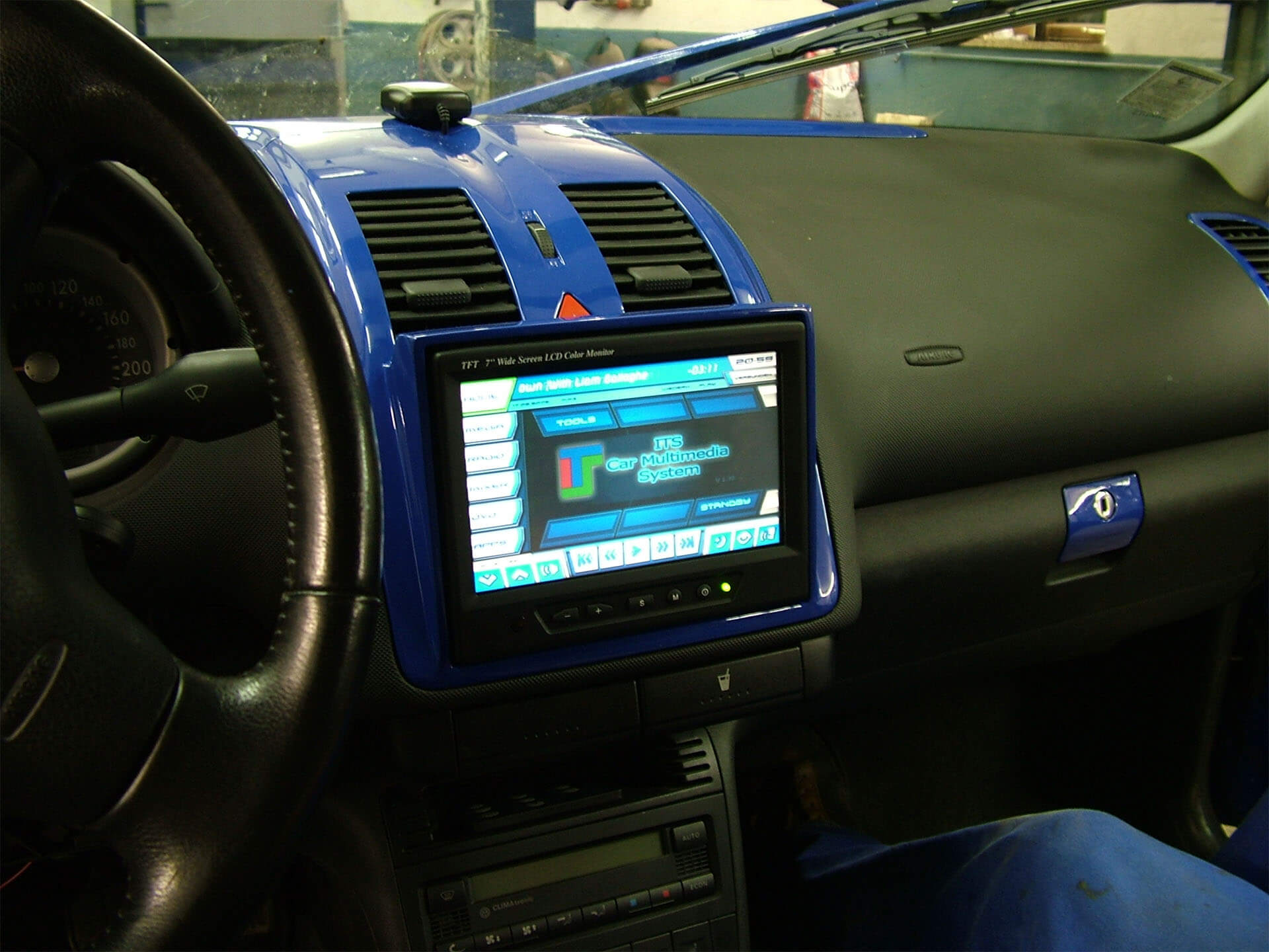 Vorgänger der heutigen COMWORKS Infotainment Systeme